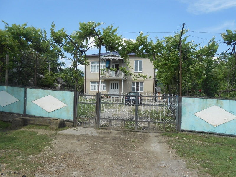 Частный сектор Лакоба 12