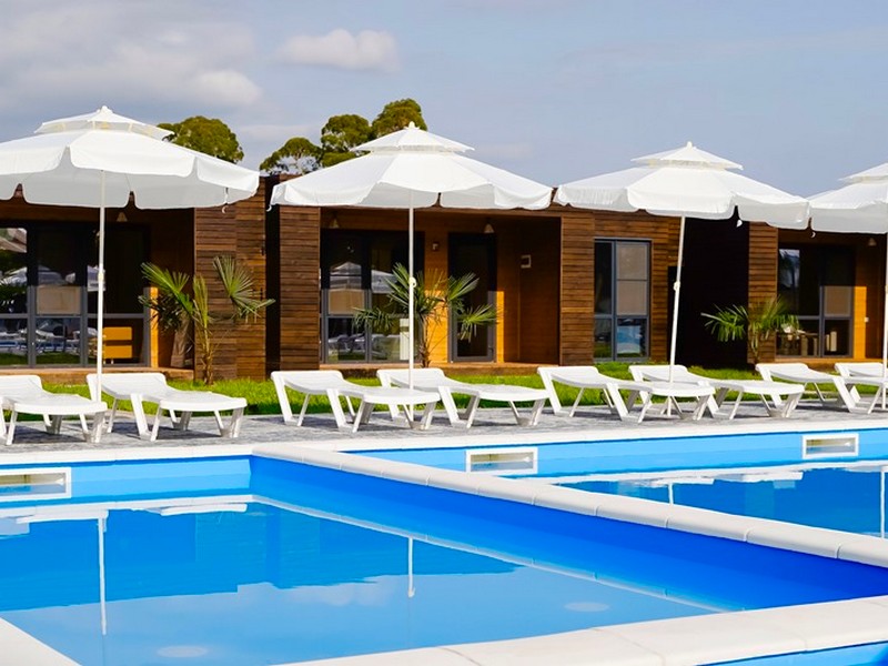 "Poolside" база отдыха