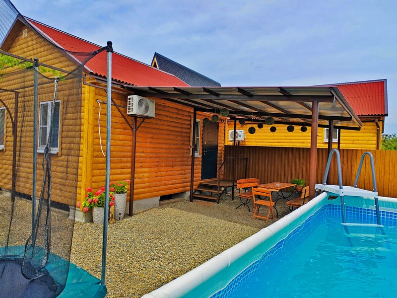 "Уютный с бассейном" 2х-комнатный коттедж под-ключ