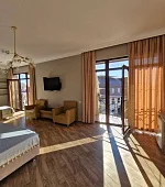 "Комфорт с балконом и видом на море"