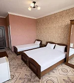 "Улучшенный с балконом и видом на горы и бассейн" 4х-местный