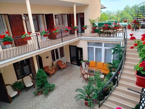 "У Ларисы" частный сектор, Вардане Фото: 2 из 27