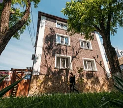 "ЭдиРоз на Крепостной" гостевой дом