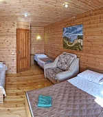 "Полулюкс с балконом" 5-местный
