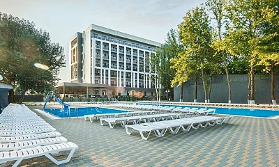 "SUNRISE Park Hotel Relax&Spa" парк-отель, Джемете Фото: 1 из 51