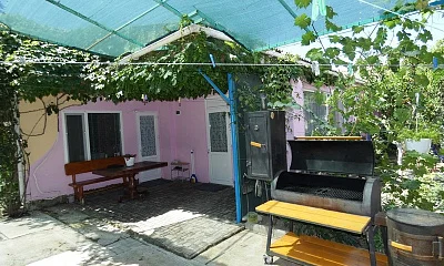 "Розовый" 3х-комнатный дом под-ключ, Судак Фото: 1 из 17