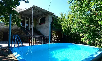 "Зеленый дворик Гульсум" гостевой дом, Морское Фото: 1 из 52