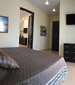 "Люкс с балконом" 4х-местный