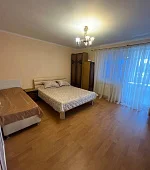"Стандарт с балконом" 5-местный
