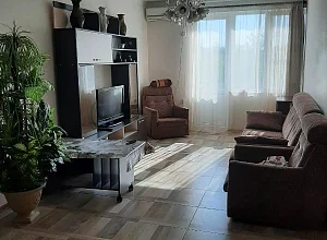 Сухум 3х-комнатная  Имама Шамиля 6 кв 33 - квартиры снять посуточно