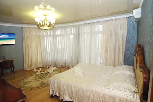 1-комнатная квартира в частном доме Саранчева 37, Алушта Фото: 5 из 7