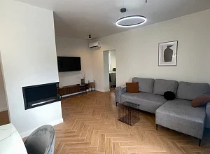 Дом  Лакрба 4