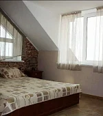 "Полулюкс с балконом (вид на море и горы)"