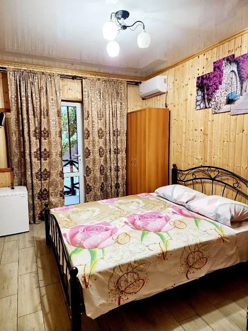 "У Ларисы" гостевой дом, Гагра Фото: 37 из 51