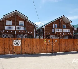 "Лесной дворик" база отдыха