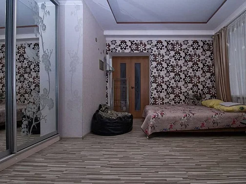 "Квартира на земле со своей территорией. Парковка. Море рядом. Идеальное расположение." 3х-комнатная квартира в Геленджике, Геленджик Фото: 10 из 13