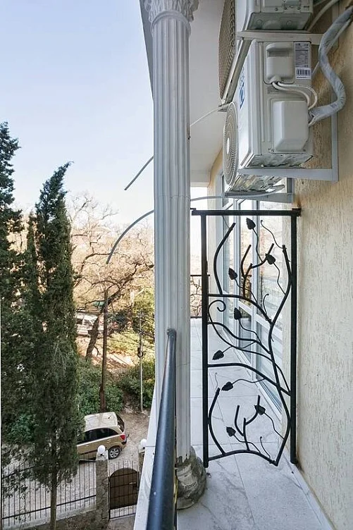 "Апартаменты в Симеизе с балконом" 1-комнатная квартира, Симеиз Фото: 13 из 16