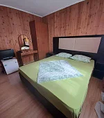 "2х-комнатный номер с гаражом и кухней"