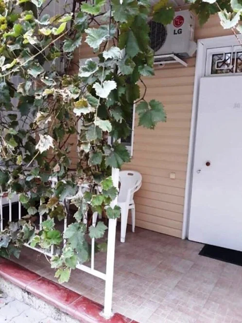 "У Елены" гостевой дом (эллинг), Орджоникидзе Фото: 3 из 4