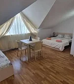 "5-местный на мансарде"
