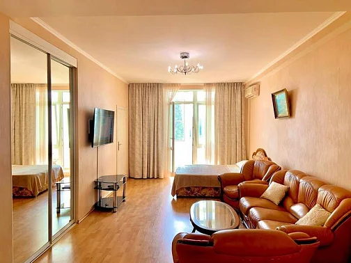 "Современная квартира в центре Ялты" 2х-комнатная квартира, Ялта Фото: 7 из 17