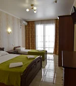 "Комфорт 3х-местный с балконом"