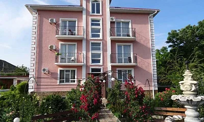 "Розовый домик" гостевой дом, Феодосия Фото: 1 из 47