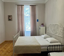 "У моря в историческом центре" 3х-комнатная квартира