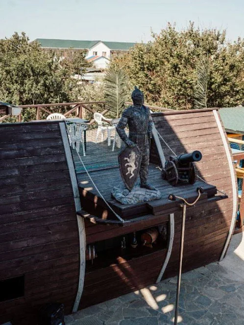 "Семейный клуб Замок" гостевой дом, Кучугуры Фото: 5 из 50