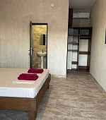 "3х-местный"