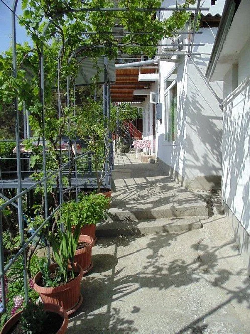 "Апрель" частный сектор, Алушта Фото: 6 из 50