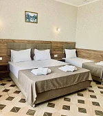 "Полулюкс" с балконом 3х-местный