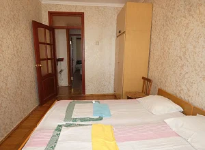 Пицунда 3х-комнатная  Агрба 11/1 кв 19 - квартиры снять посуточно