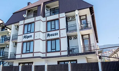 "Alpen House" мини-гостиница, Геленджик Фото: 1 из 51