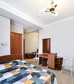 "Супериор (частичный вид на море и соседнее здание)" 3х-местный