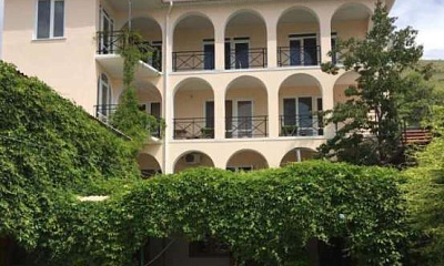 "Отдых у Зикира" частный сектор, Судак