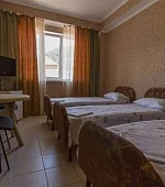 "3х-местный"