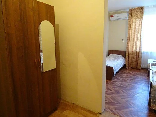 "Дом Ерванта" частный сектор, Пицунда Фото: 48 из 50