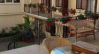 "У Ларисы" частный сектор, Вардане
