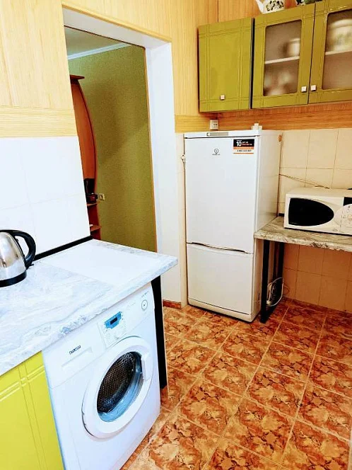 "С изолированным двором и гаражом для авто" дом под-ключ, Гурзуф Фото: 10 из 16