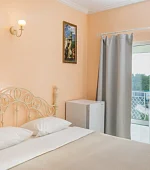 "FAMILY DELUXE ROOM"