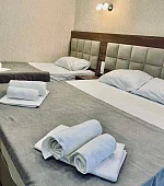 "Полулюкс" с балконом 3х-местный (новый корпус)