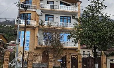 "Золотая вилла Бугенвиллия" гостевой дом, Гагра Фото: 1 из 38