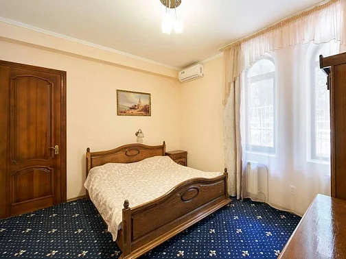 "Вилла Багратион" гостевой дом, Ялта Фото: 16 из 44