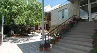 "Зеленый дворик Гульсум" гостевой дом, Морское