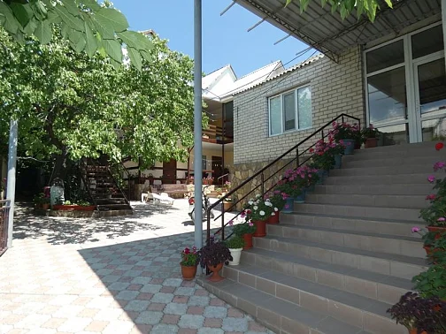 "Зеленый дворик Гульсум" гостевой дом, Морское Фото: 2 из 52