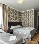 "Стандарт 3х-местный с балконом"