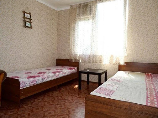 "У Ларисы" гостевой дом, Гагра Фото: 47 из 48