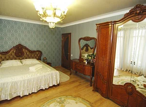 Алушта   в частном доме Саранчева 37 - квартиры снять посуточно