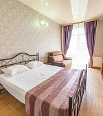 "Полулюкс" 4х-местный с балконом